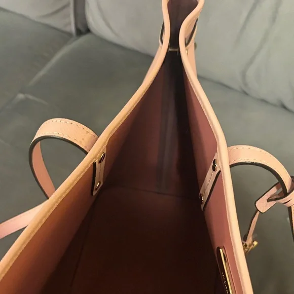 Michael Kors Jetset Light Pink Tote with Gold Accents With Wristlet - Picture 10 of 16